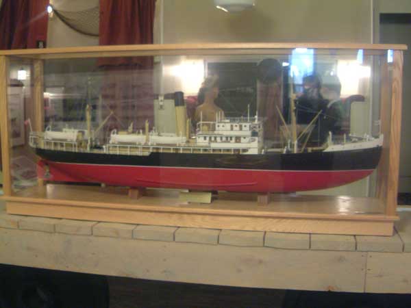 S.S. Caribou Model - S.S. Mod�le De Caribou