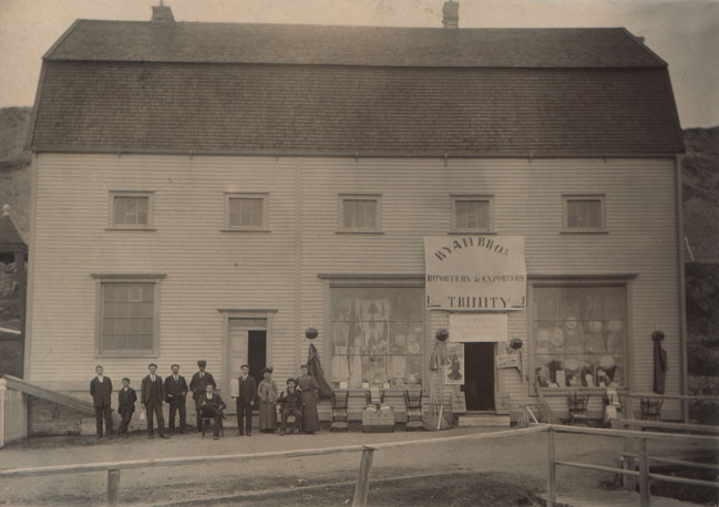 The owners of this store in Trinity, Ryan Brothers, were also the owners of the Schooner Richard Greaves - Les propritaires de ce magasin dans la trinit, Ryan Brothers, taient galement les propritaires du Schooner Richard Greaves.